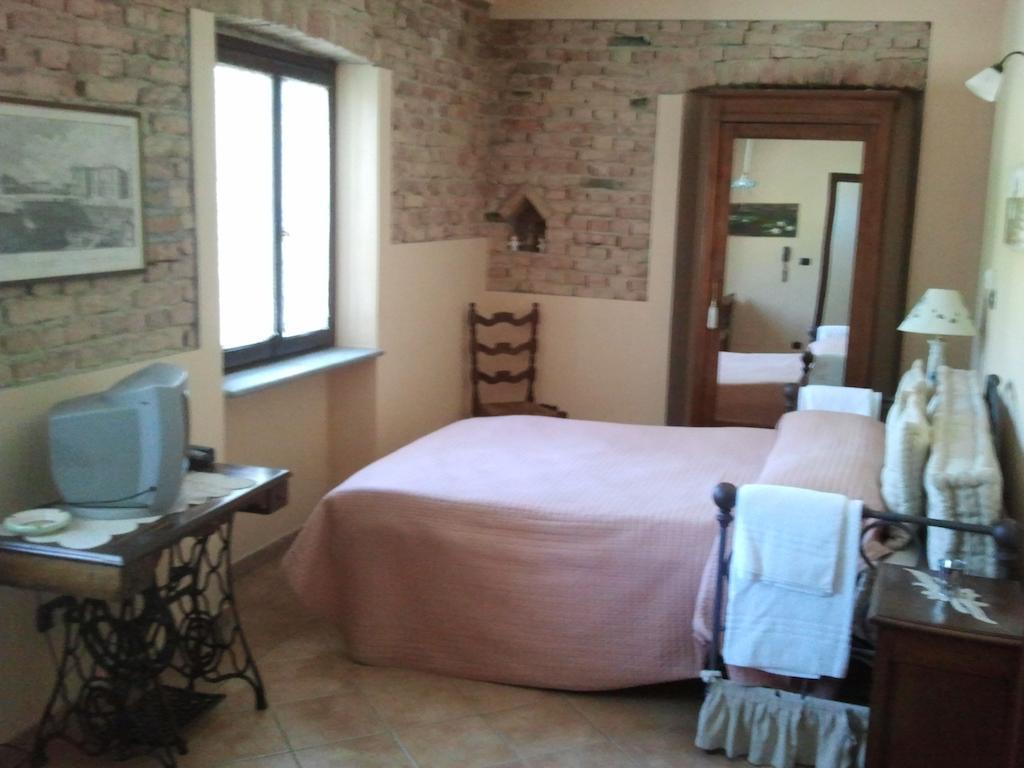 Villa Gran Collina San Damiano dʼAsti Camera foto